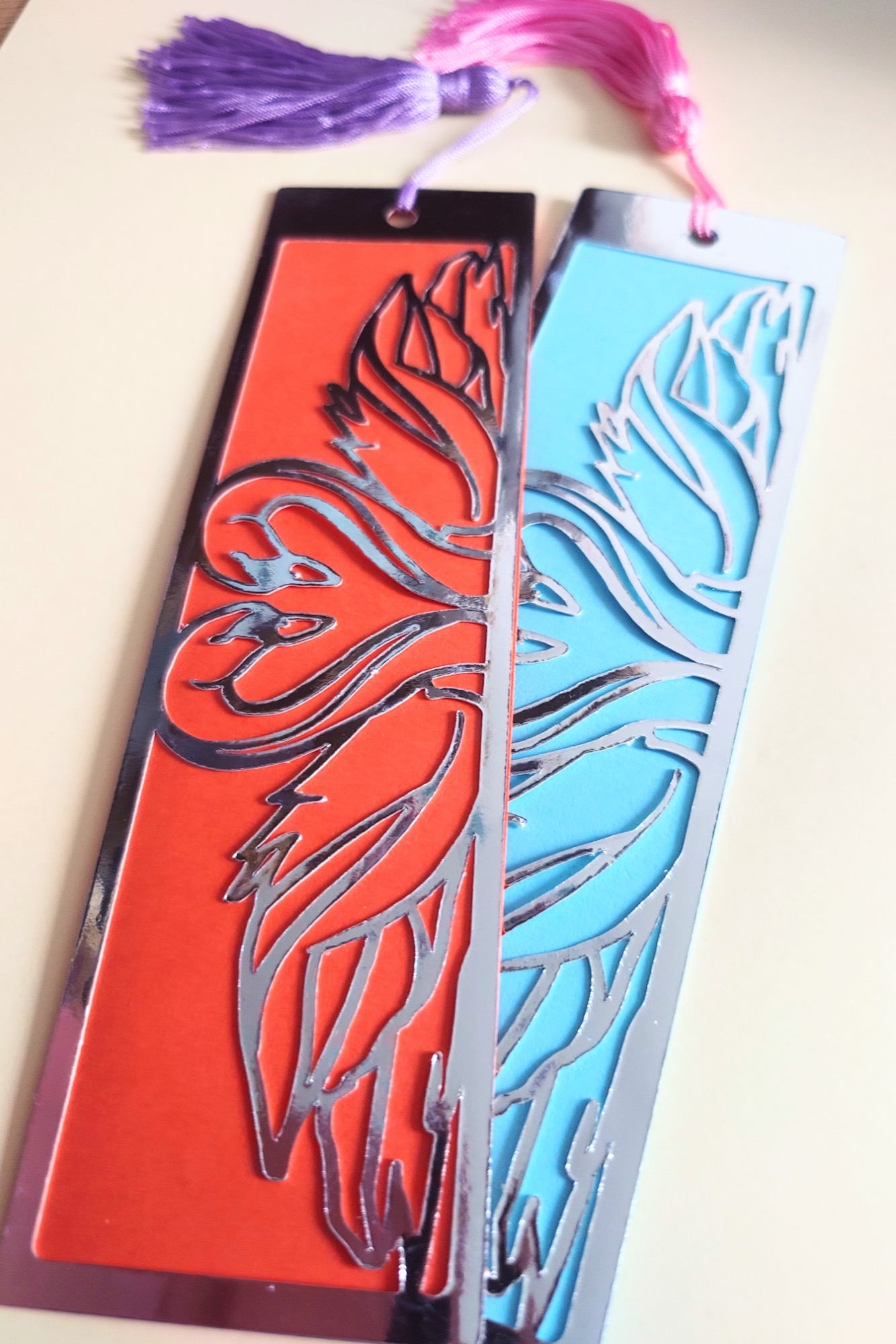 The perfect bookmark for your romance book is here!